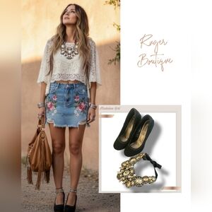 🌿Madeline Girl Black Platform Flock Heels & Blk/Gold Statement Bib Necklace Lot